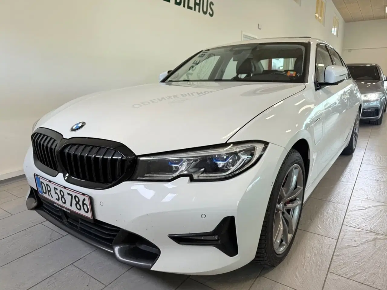 Billede 1 - BMW 330e 2,0 Sport Line aut.