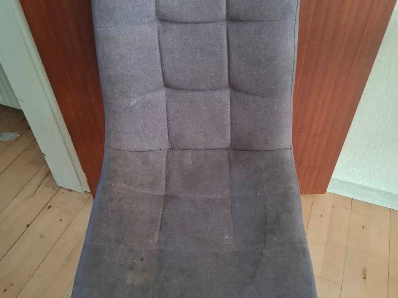 Billede 1 - Flot Spisebord med 5 Stole