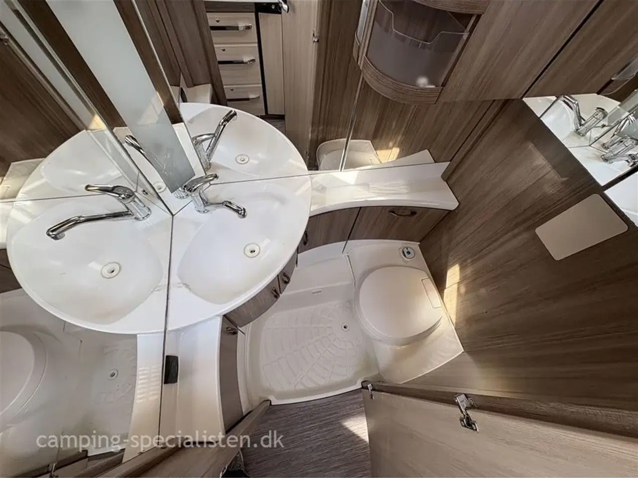Billede 12 - 2015 - Hobby De Luxe 460 LU   Hobby De Luxe 460 LU 2015 - Se den nu hos Camping-Specialisten.dk