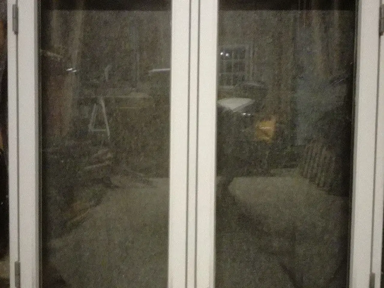 Billede 1 - 2 Fags sidehængt vindue i fyrretræ 121x121 cm.