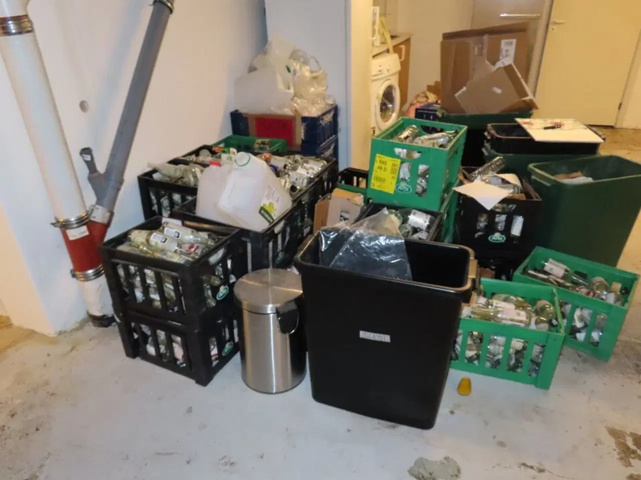 Billede 2 - Tøm rummet for møbler, pant og løsdele