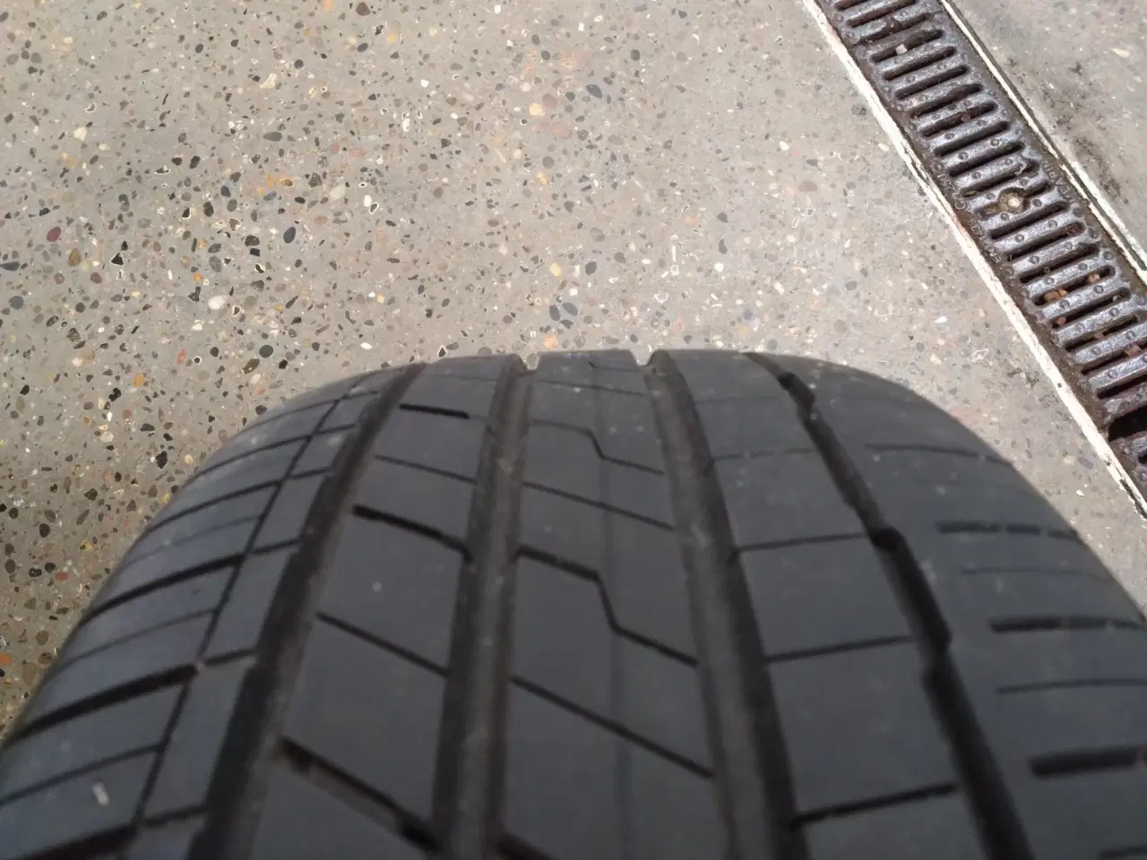 Billede 4 - 4X4 Sommerdæk m/fælge.