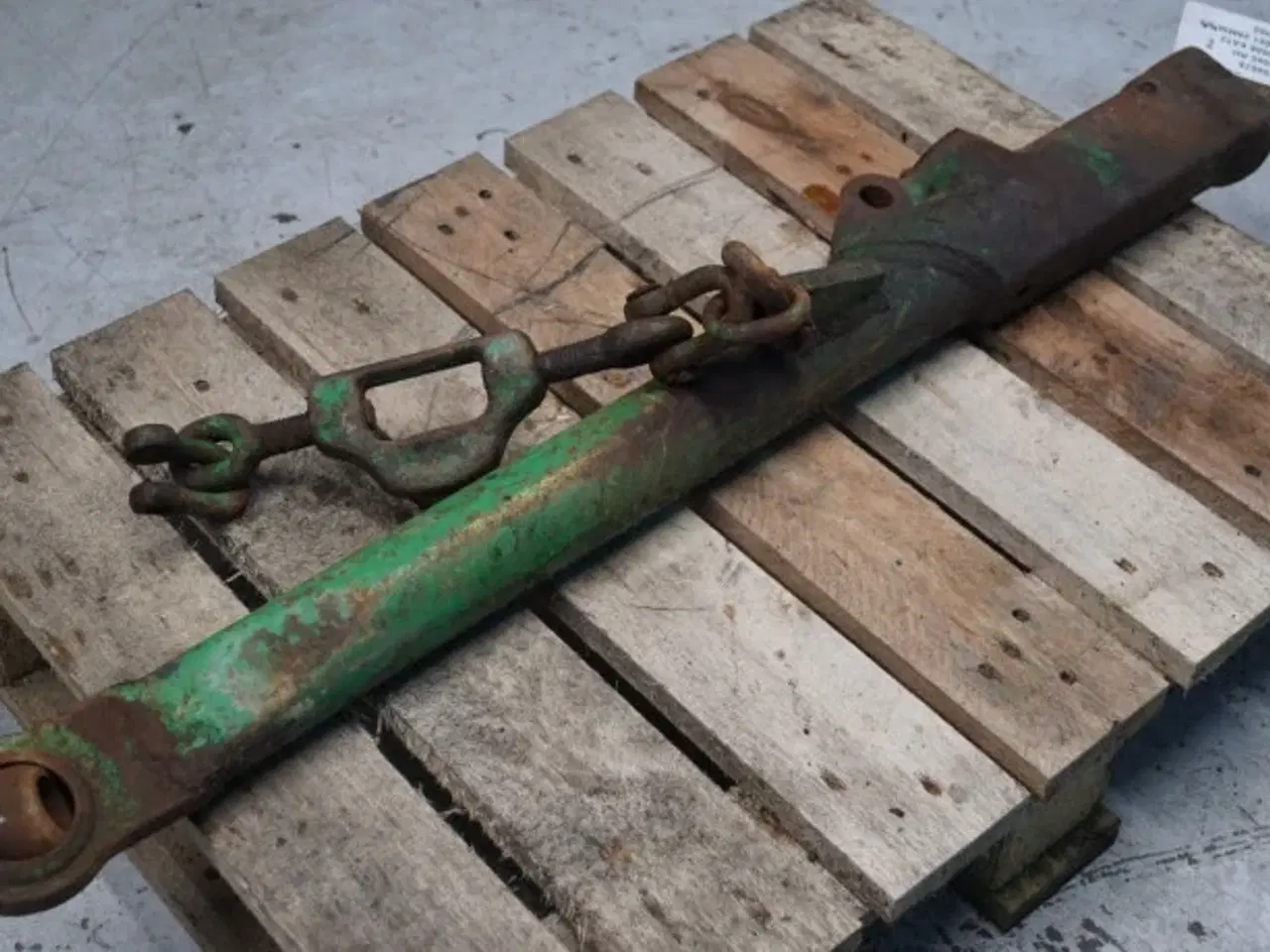 Billede 8 - John Deere 4040 R.H. Liftarm AR80666