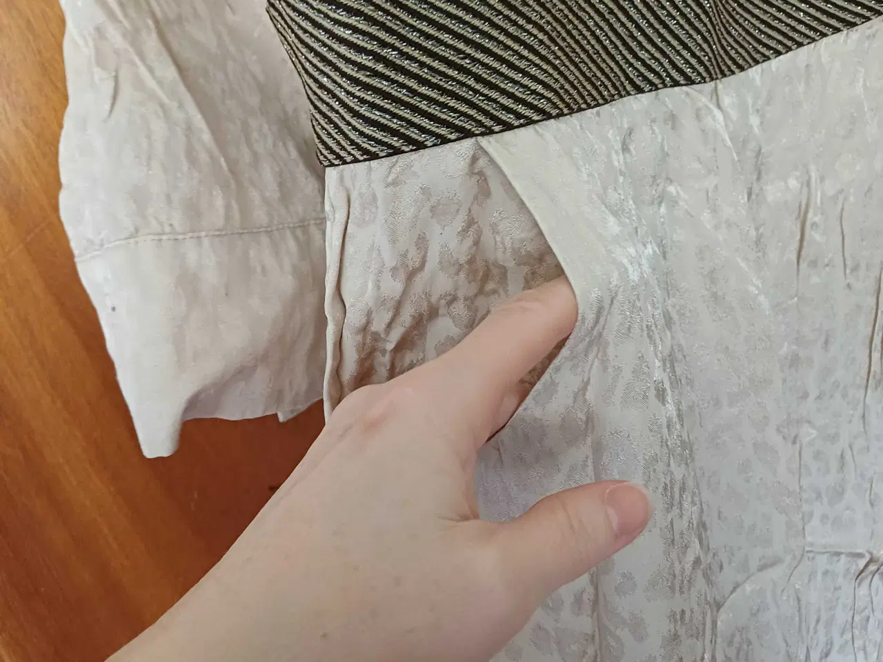 Billede 4 - Let kjole fra gustav 