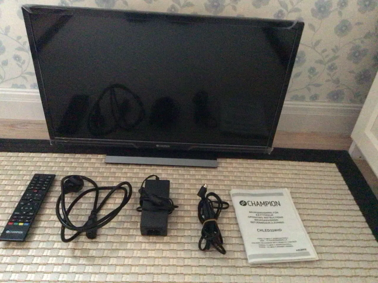 Billede 1 - TV  til 12 v og 220v