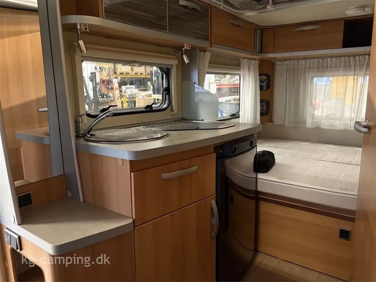 Billede 6 - 2015 - Hymer Eriba Feeling 425 Lille let rejse vogn med fortelt. Står yderst velholdt.