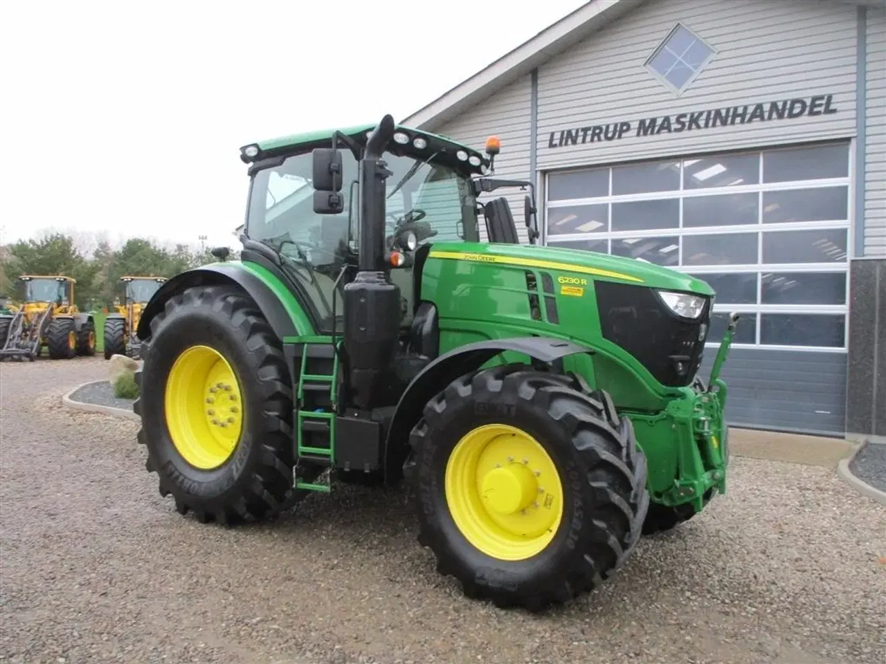 Billede 16 - John Deere 6230R med Command pro kørehåndtag.