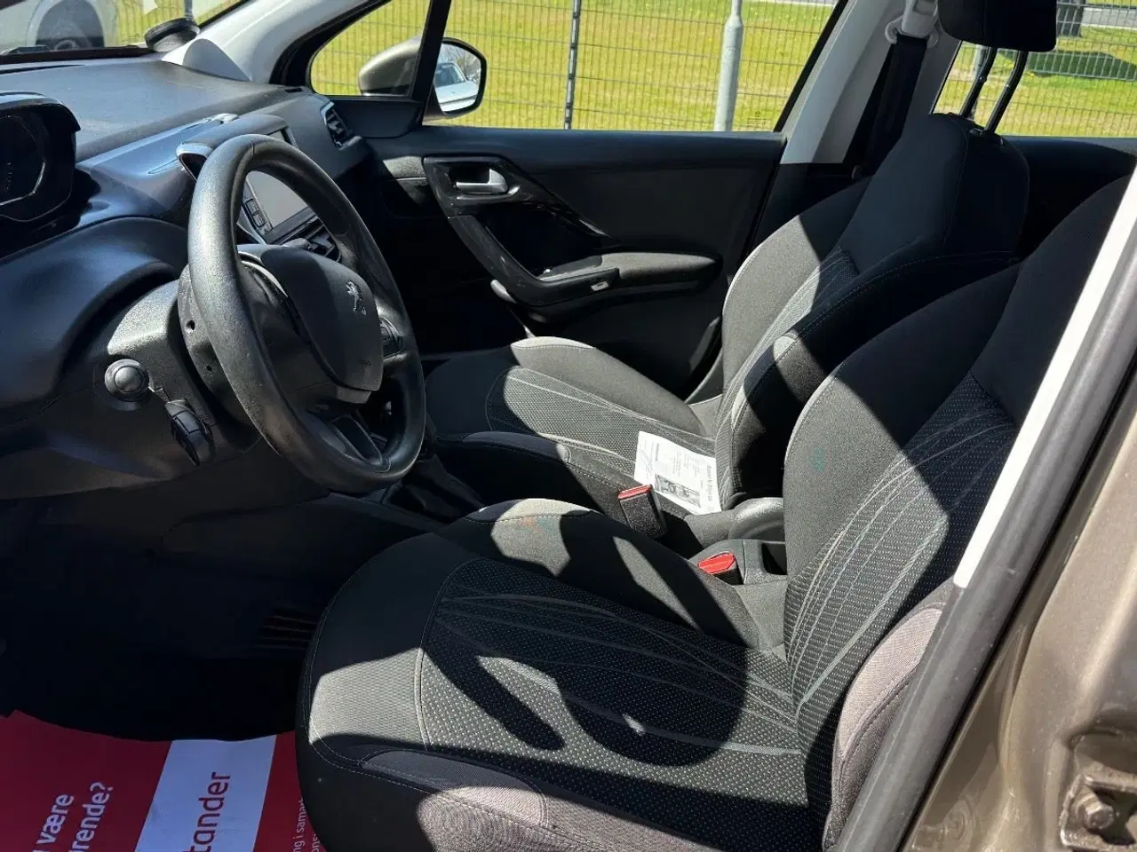 Billede 9 - Peugeot 208 1,2 VTi 82 Active Navigator