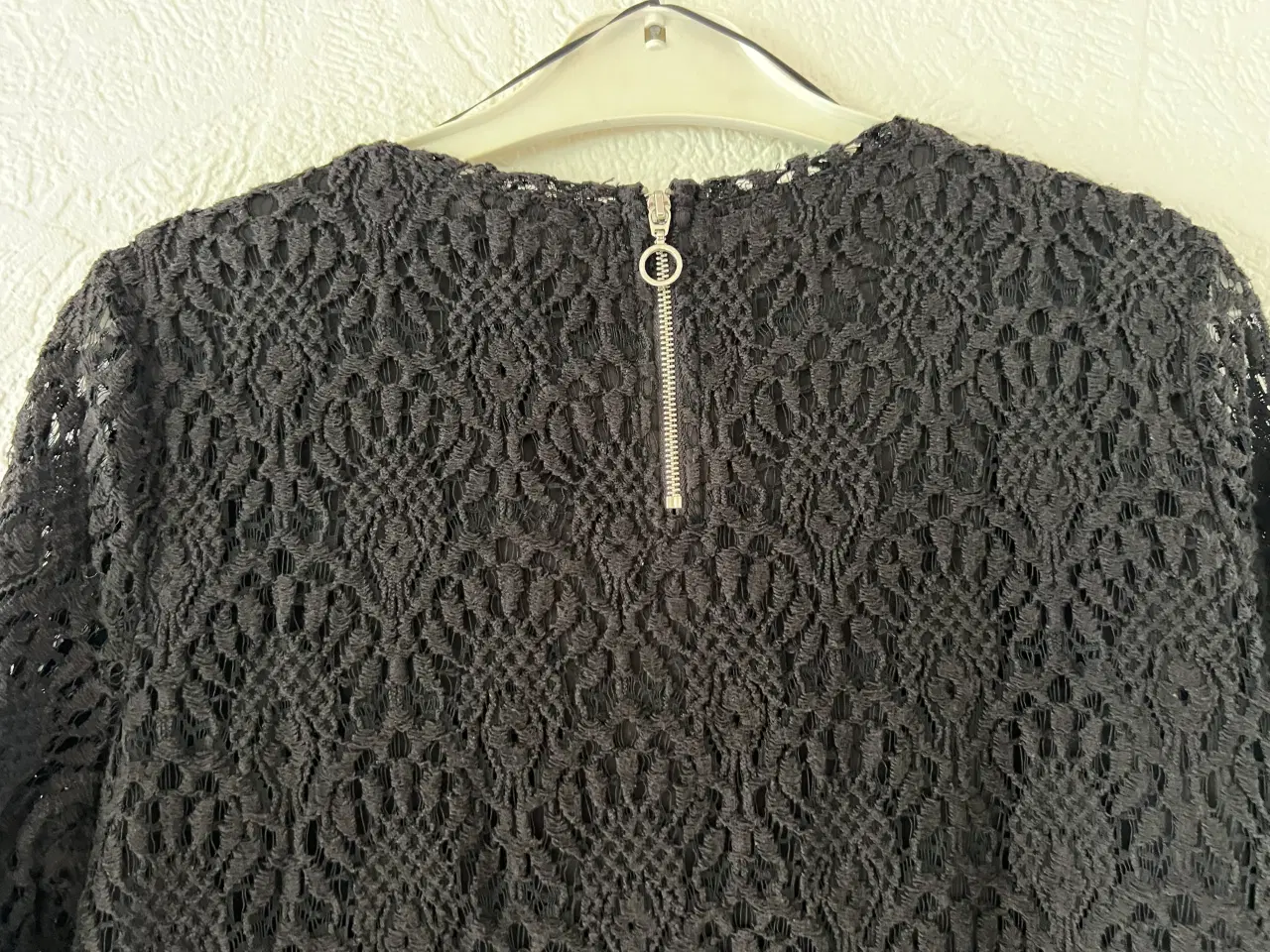 Billede 13 - Sort Blondebluse fra Esprit i str. XL