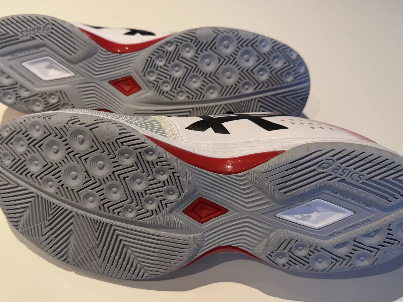 Billede 5 - Asics Gel-Tactic indendørssko, str. 45