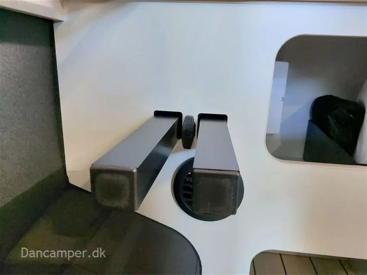 Billede 31 - 2025 - Westfalia Columbus 600 E   MESSEPRIS kr. 999.900,- SPAR kr. 90.000,- Ny 2025 kort model. 140 HK, 8-trins automatgear, adaptiv fartpilot, langsgående soveplads 198/177 * 197