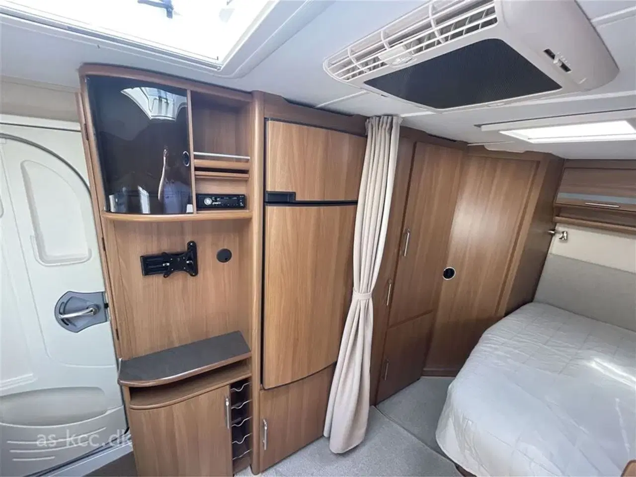 Billede 5 - 2012 - Kabe Classic 520 XL KS   Kabe Classic 520 XL KS årg. 2012. 4 sovepladser, 5 siddepladser, mover Isabella Ventura fortelt, markise, Air con.