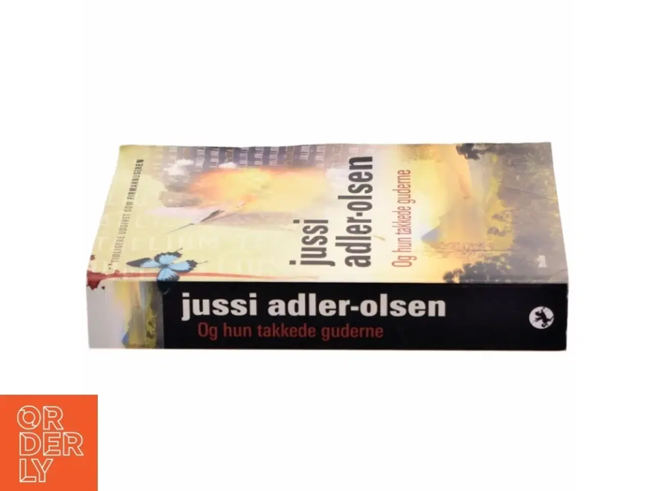 Billede 2 - Og hun takkede guderne af Jussi Adler-Olsen (Bog)