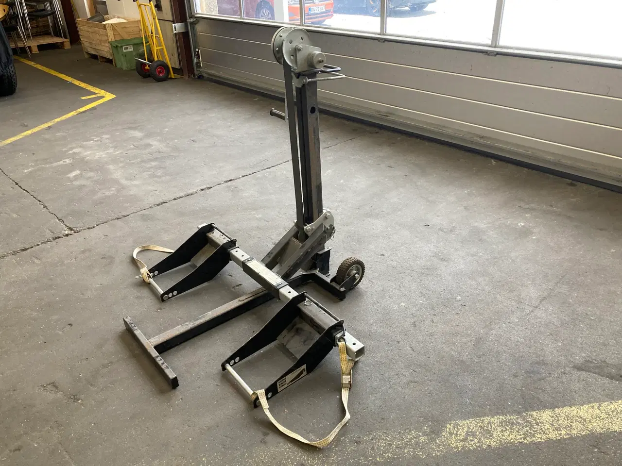 Billede 1 - Plænetraktor løfter 