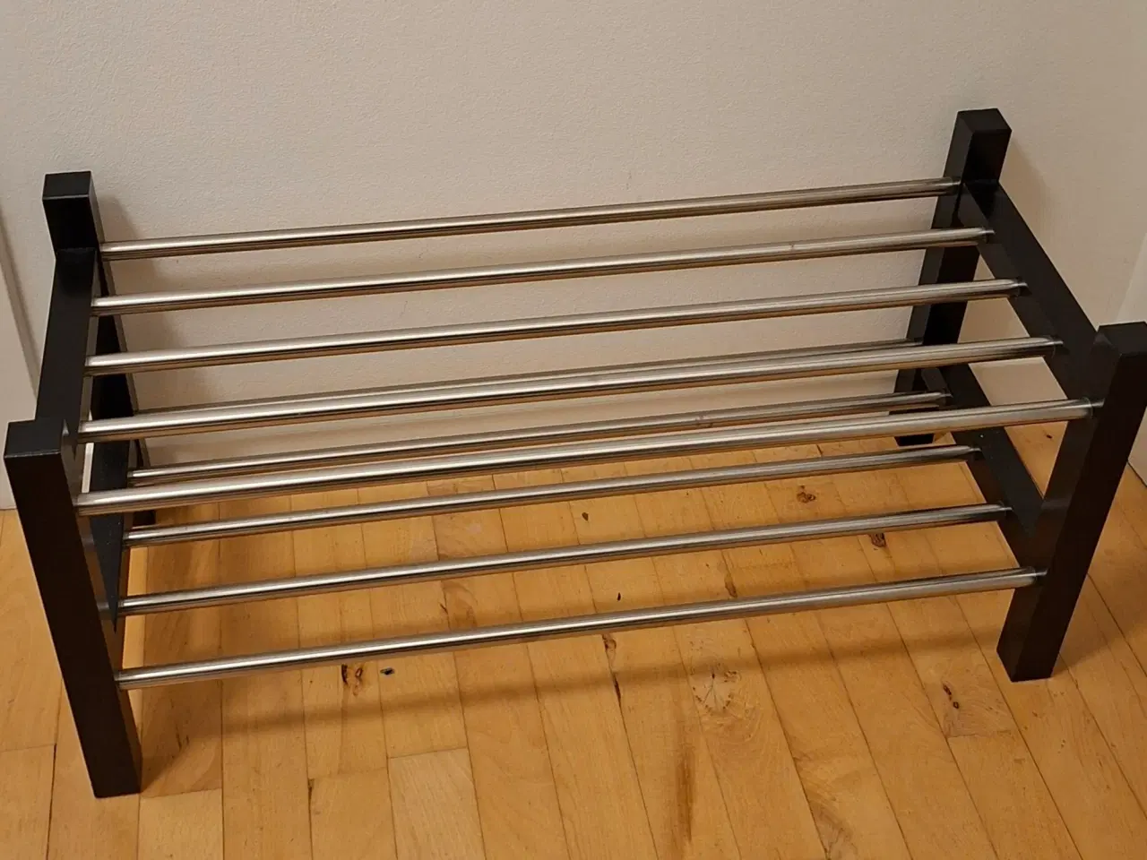 Billede 2 - Skostativ, sort og børstet stål