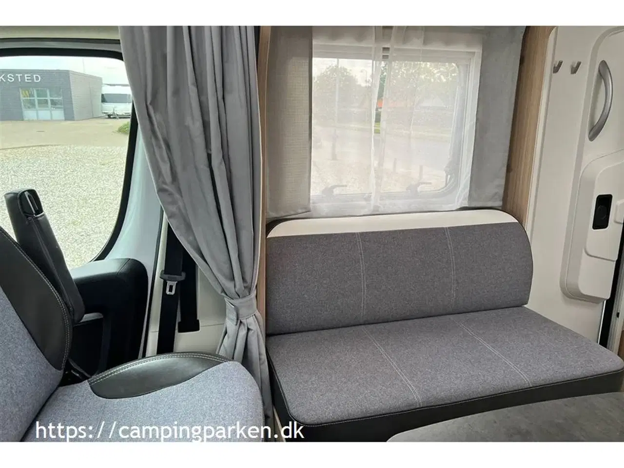 Billede 4 - 2020 - SunLight T 64   Velholdt kort autocamper med fransk seng og automatgear