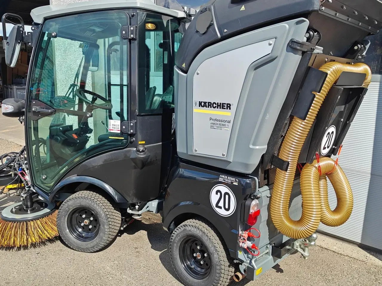 Billede 8 - Kärcher MIC 26 Med komplet feje/sug
