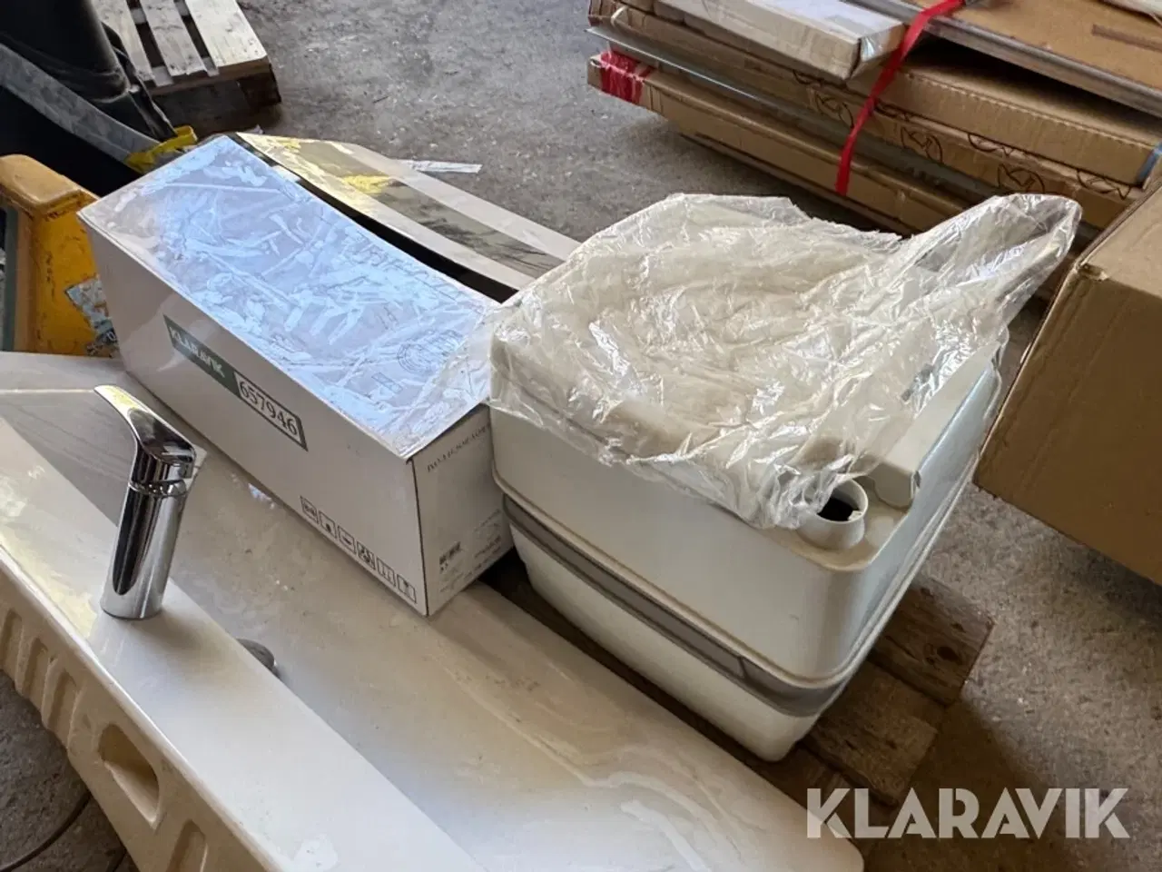 Billede 11 - Badeværelse inventar LOT