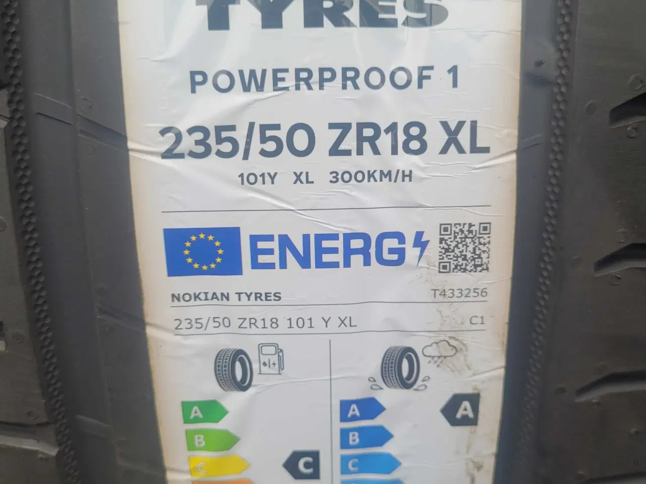 Billede 1 - 235 / 50 R 18