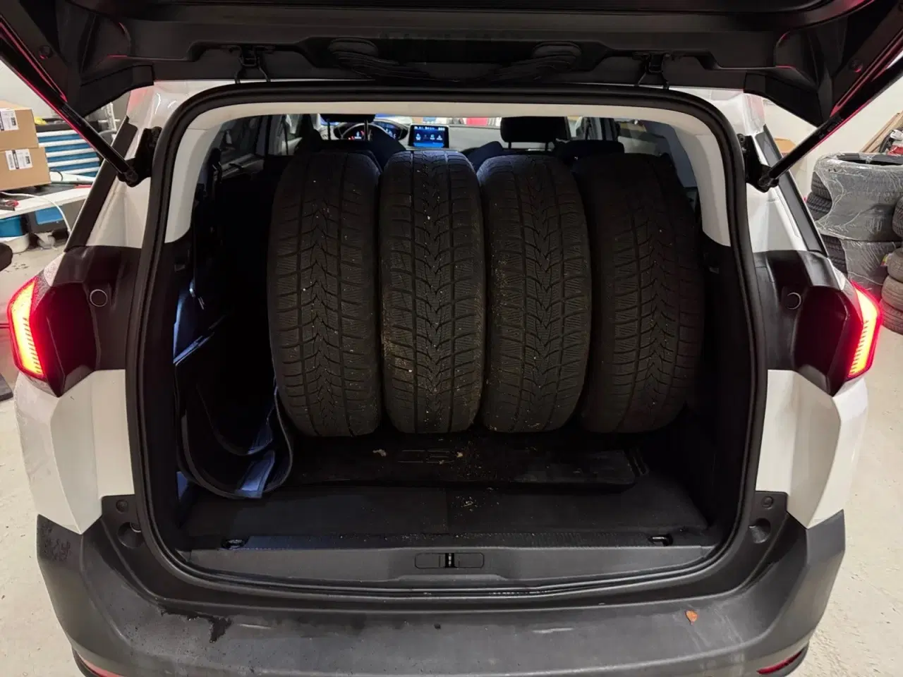 Billede 14 - Peugeot 5008 1,5 BlueHDi 130 Active 7prs