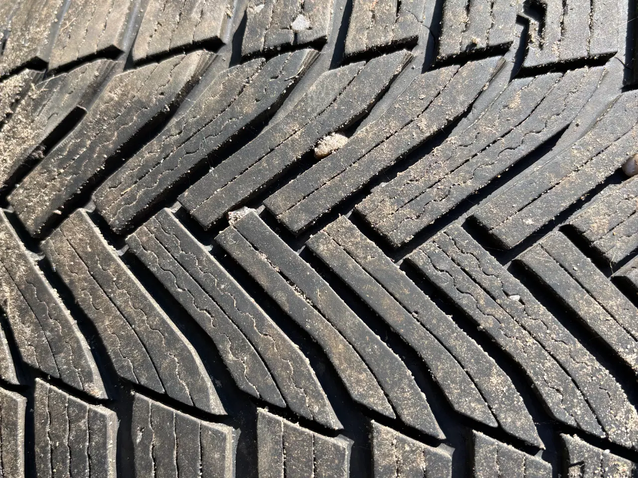 Billede 6 - 4 stk. vinterdæk på fælge fra Volvo V 70 2008