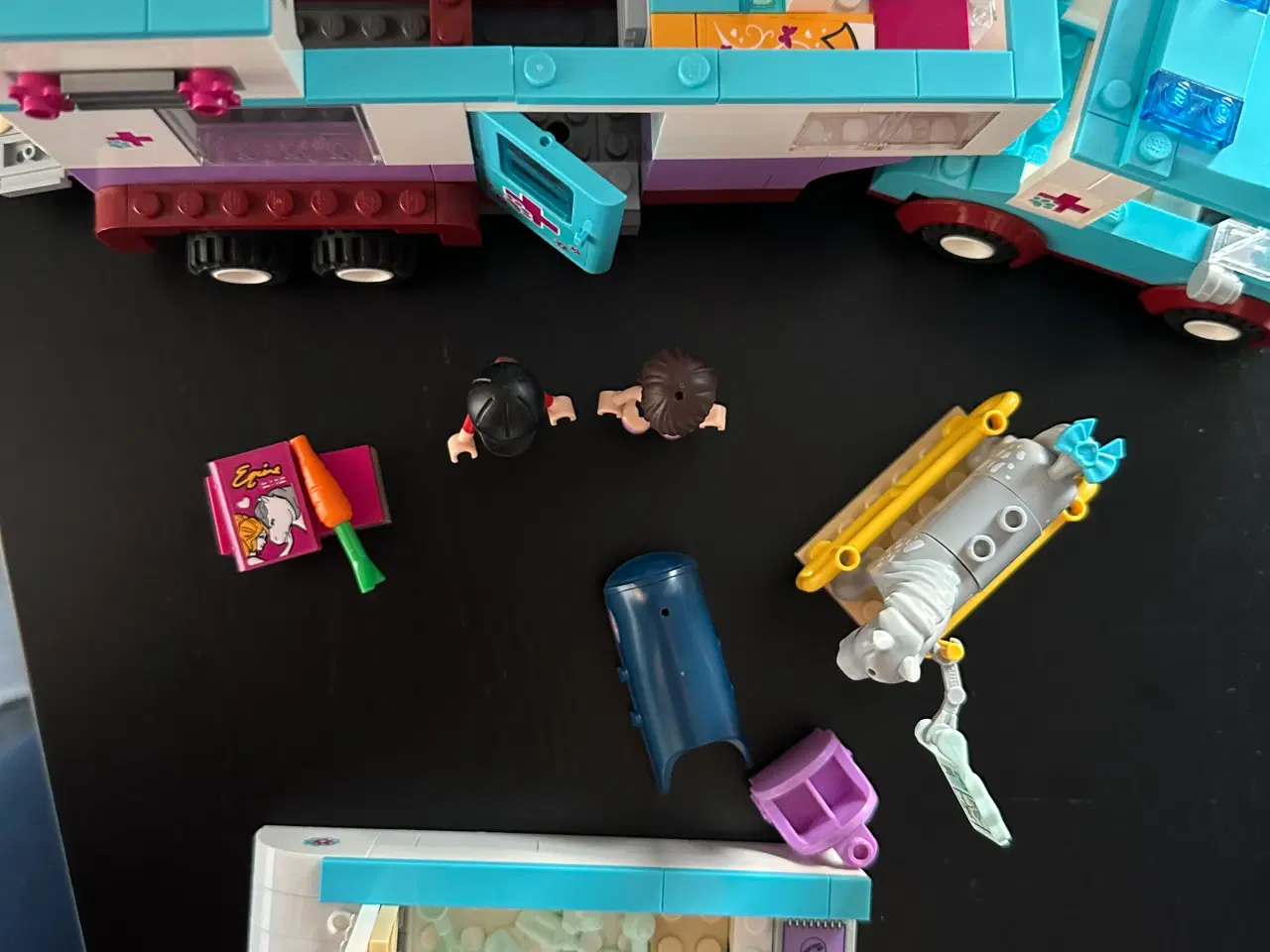 Billede 2 - Lego Friends dyrlægens hestetrailer