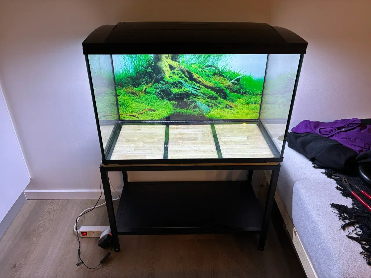 Billede 2 - Akvarie 146L med porsa under stel og plade på
