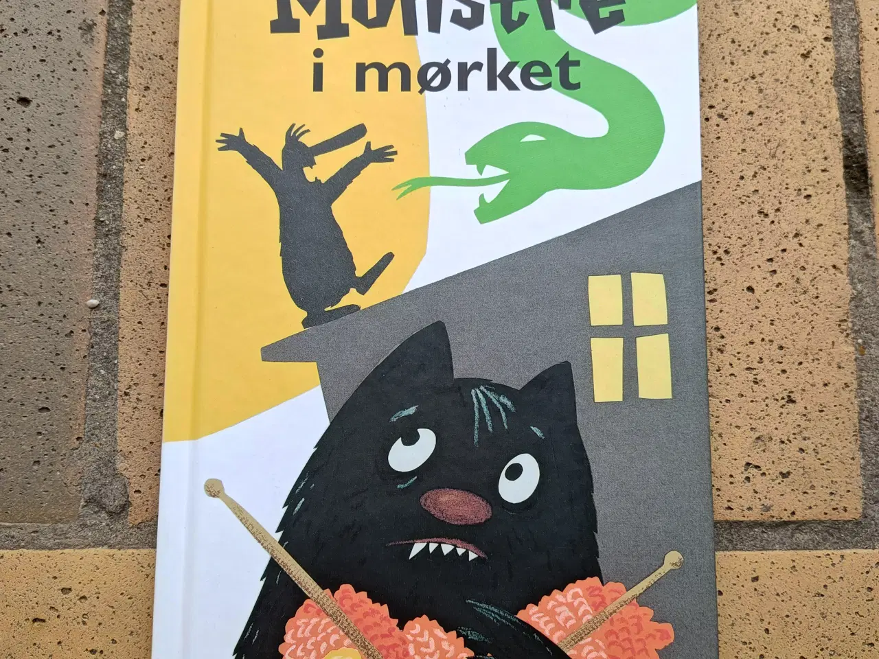 Billede 1 - Monstre i mørket BOG