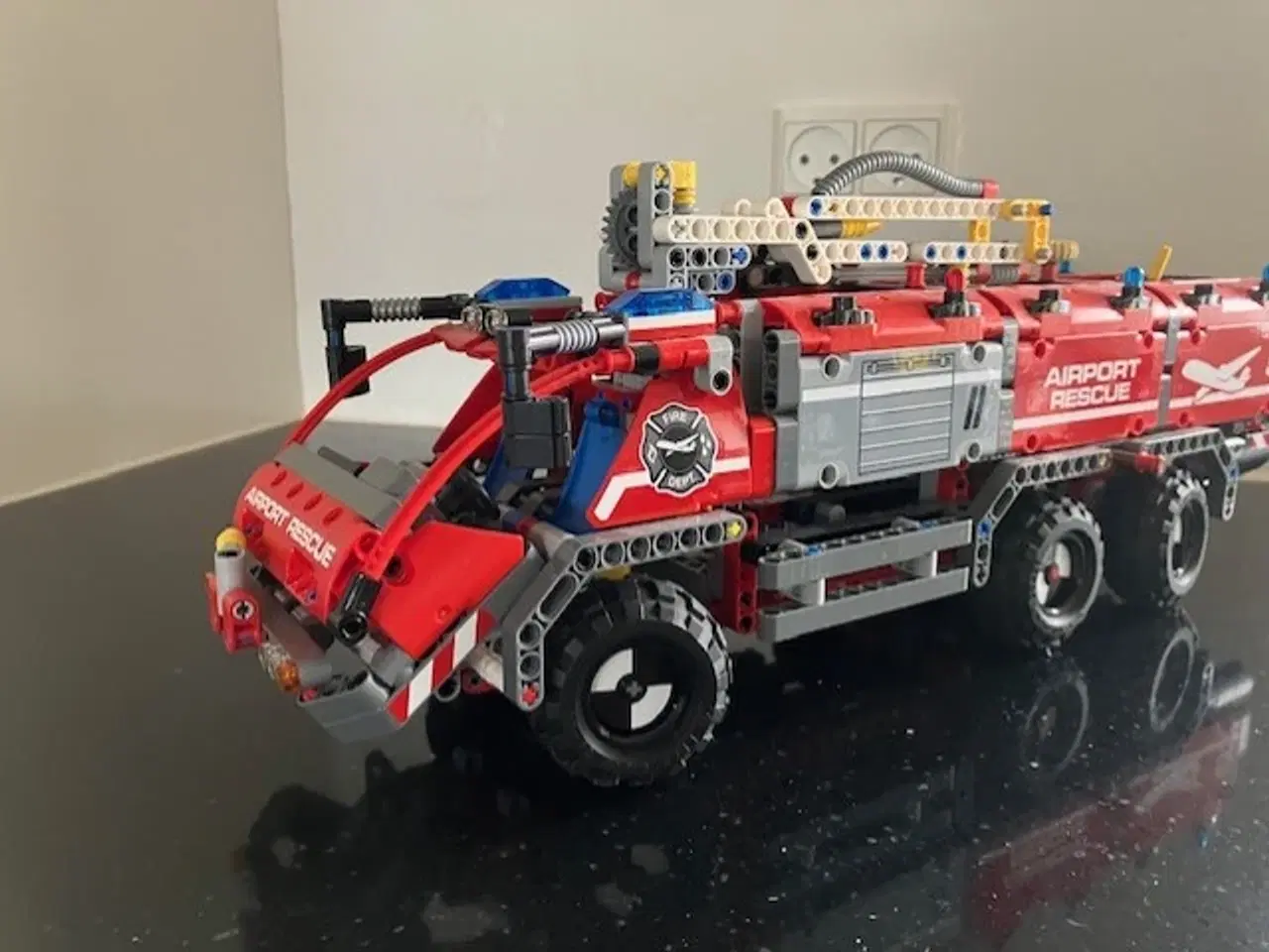 Billede 1 - LEGO technic æske 42068