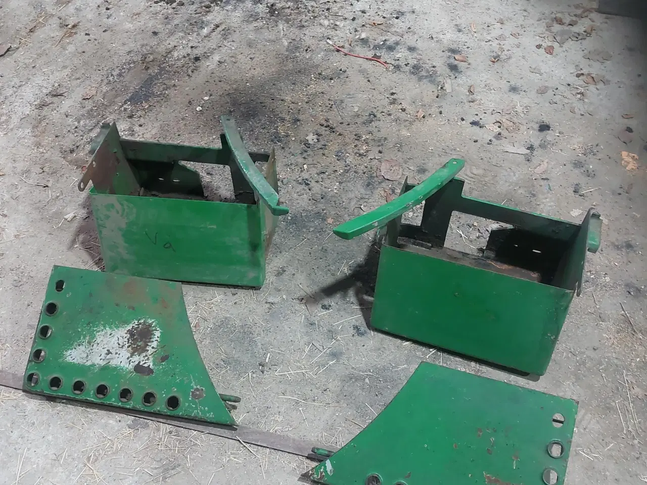 Billede 1 - Batteri kasser til SG kabine John Deere
