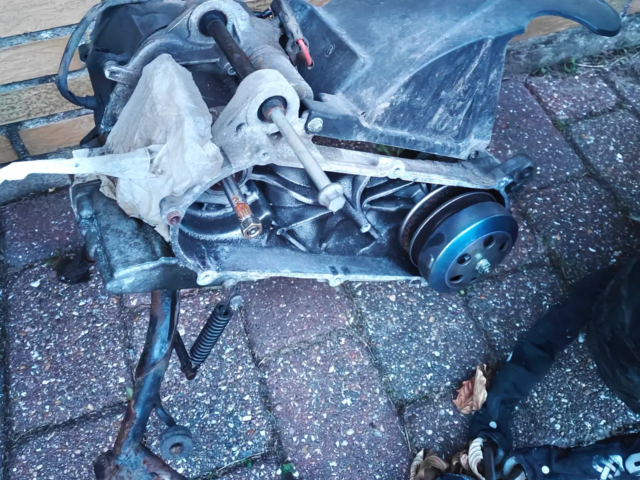 Billede 2 - VGA Versus 4 Takt Vandkølet. Reservedele og Motor 