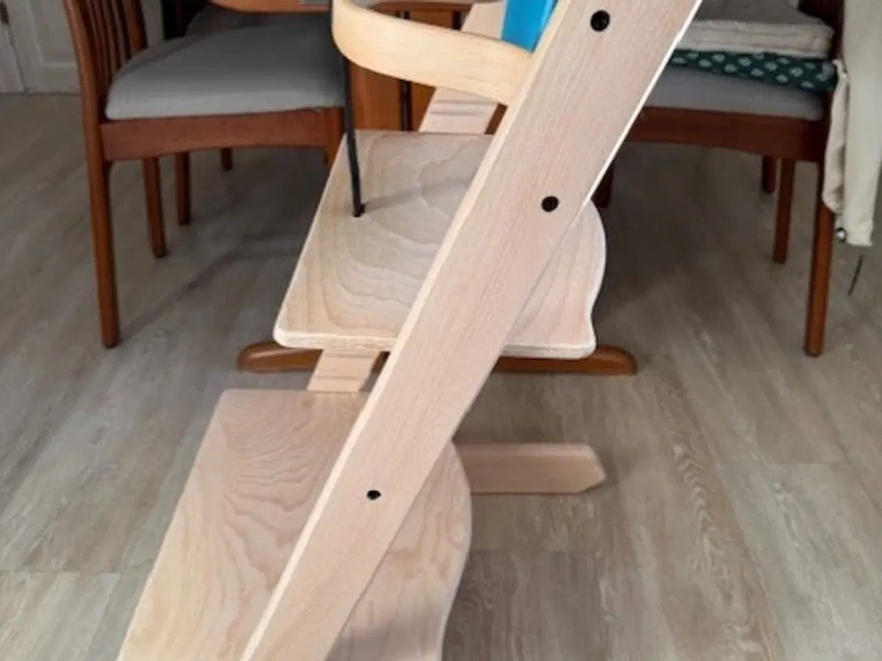 Billede 3 - Trip Trap Højstol NY MODEL i Massiv Bøg Lys Natur.