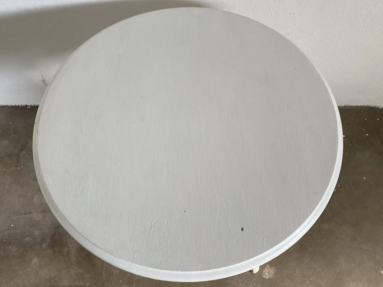 Billede 2 - Rundt Sofabord hvidmalet træ