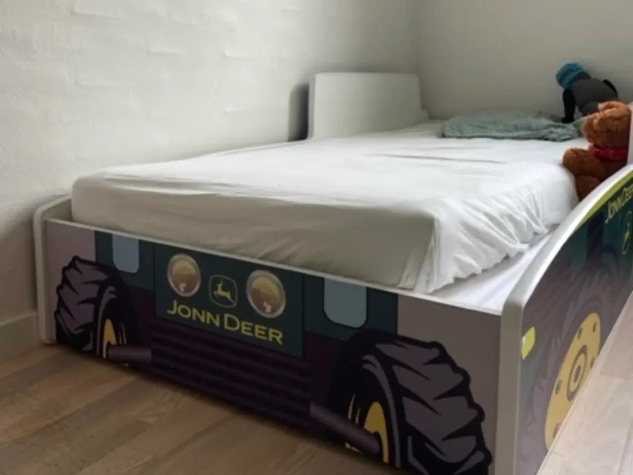 Billede 2 - Børneseng/traktorseng/juniorseng
