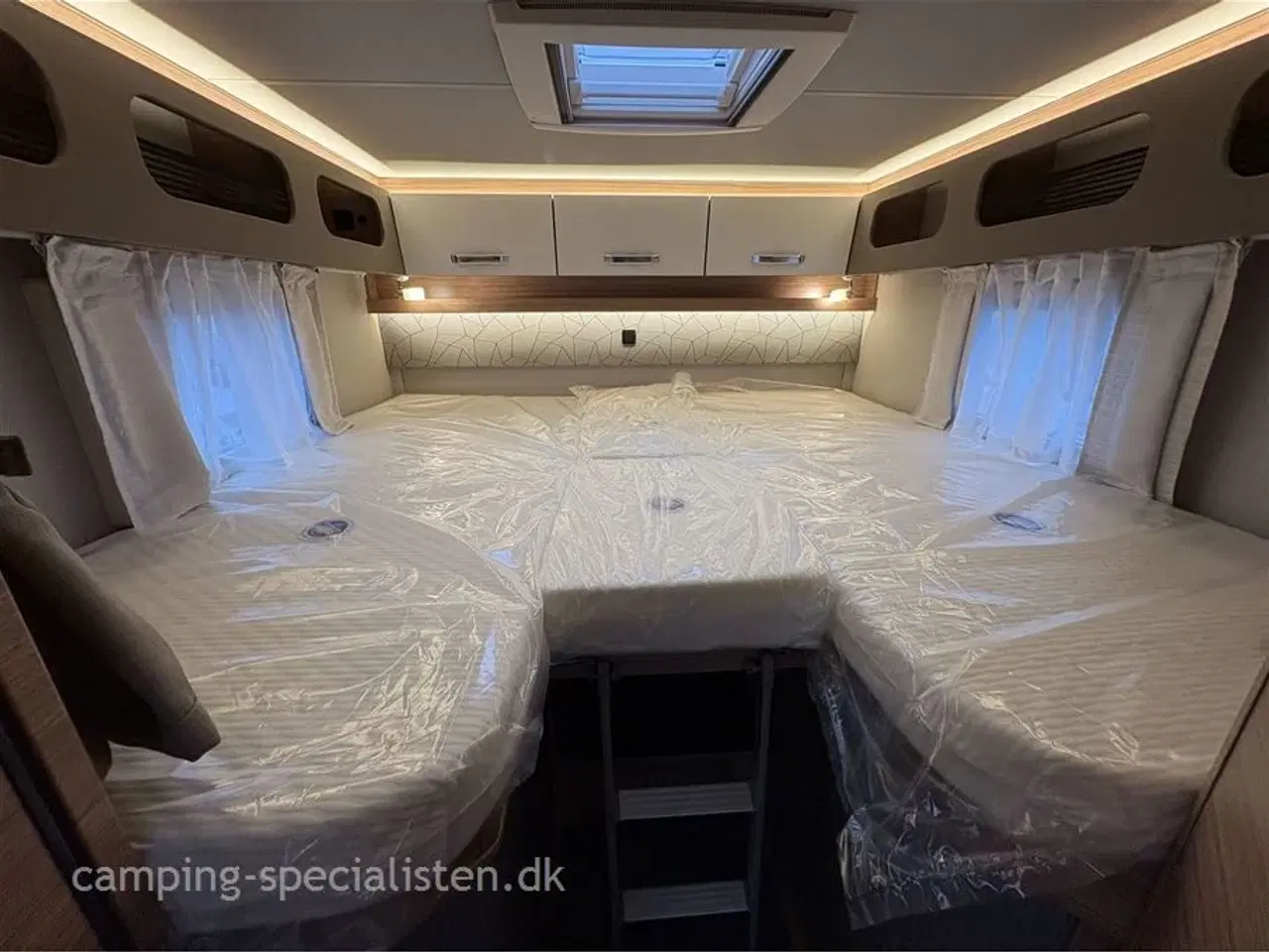 Billede 16 - 2026 - Weinsberg Pepper Edition MEG 640 Mercedes   Weinsberg CaraCompact 640 MEG Edition Pepper MB 2026 - Kan ses nu hos Camping-Specialisten.dk