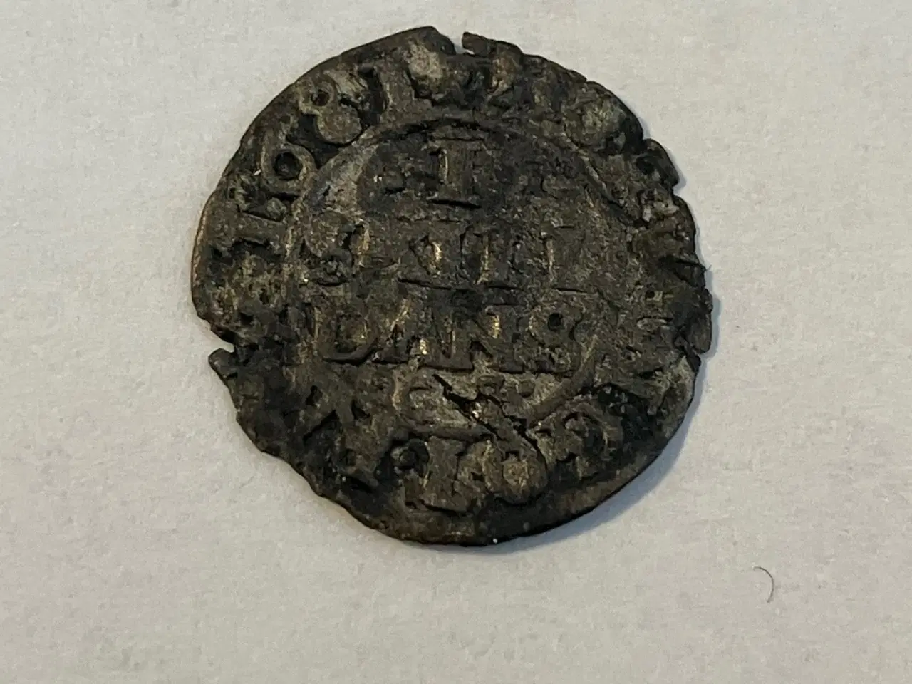 Billede 1 - 1 Skilling 1681 - Dårlig stand