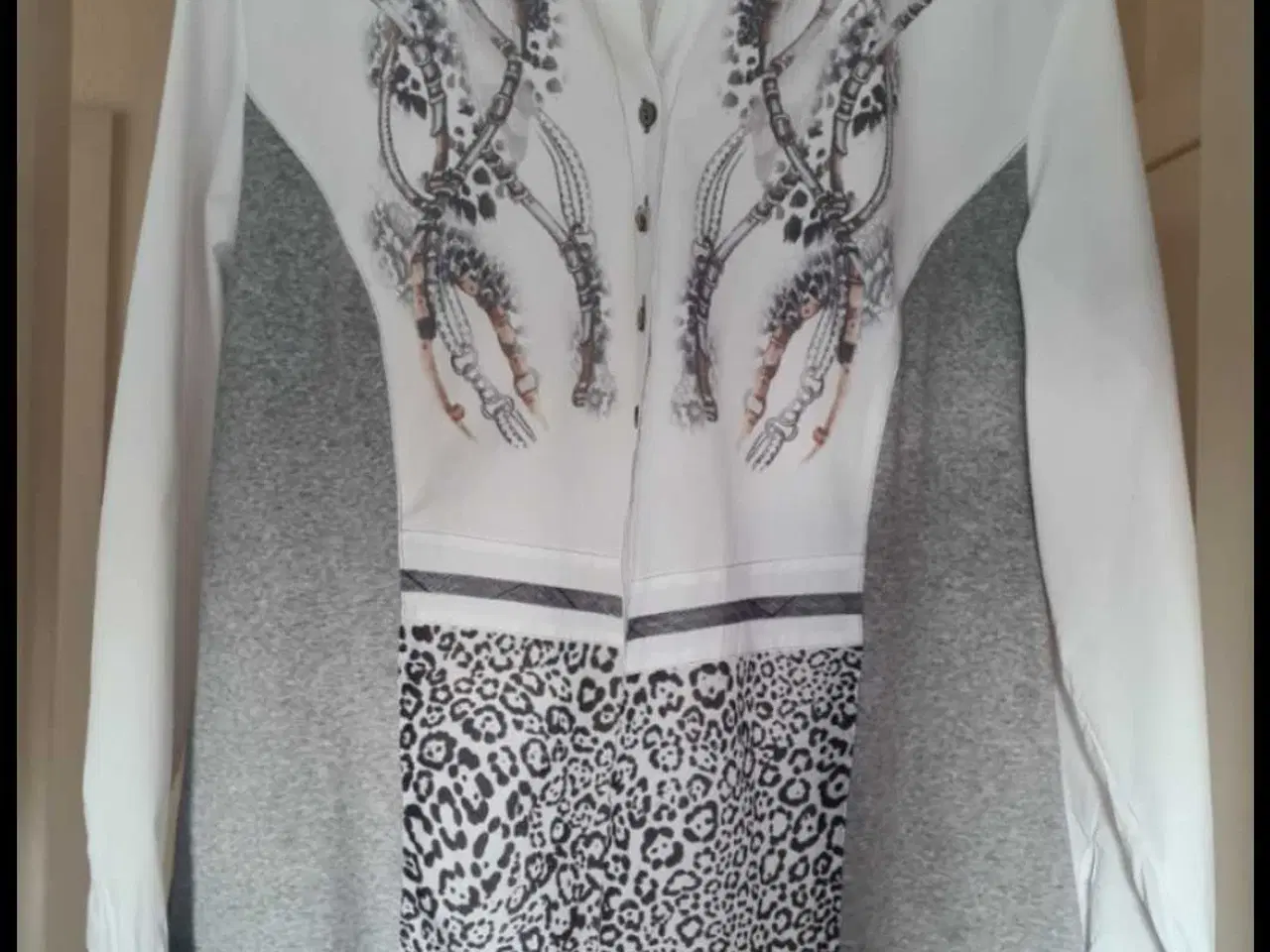 Billede 1 - Ny Just White by SE skjorte str 45