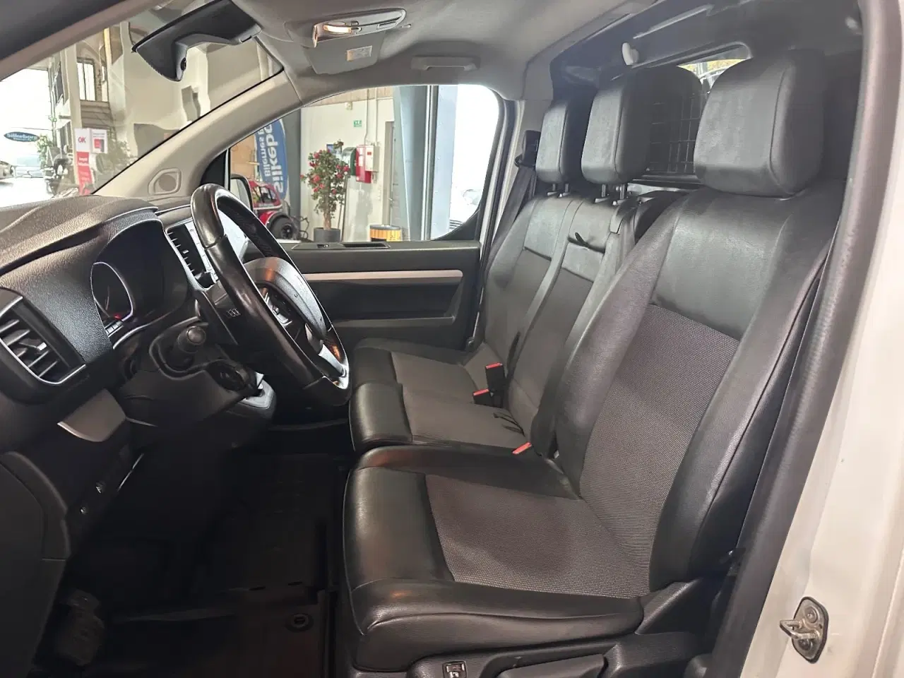 Billede 4 - Peugeot Expert 2,0 BlueHDi 177 L2 Ultimate EAT8 Van