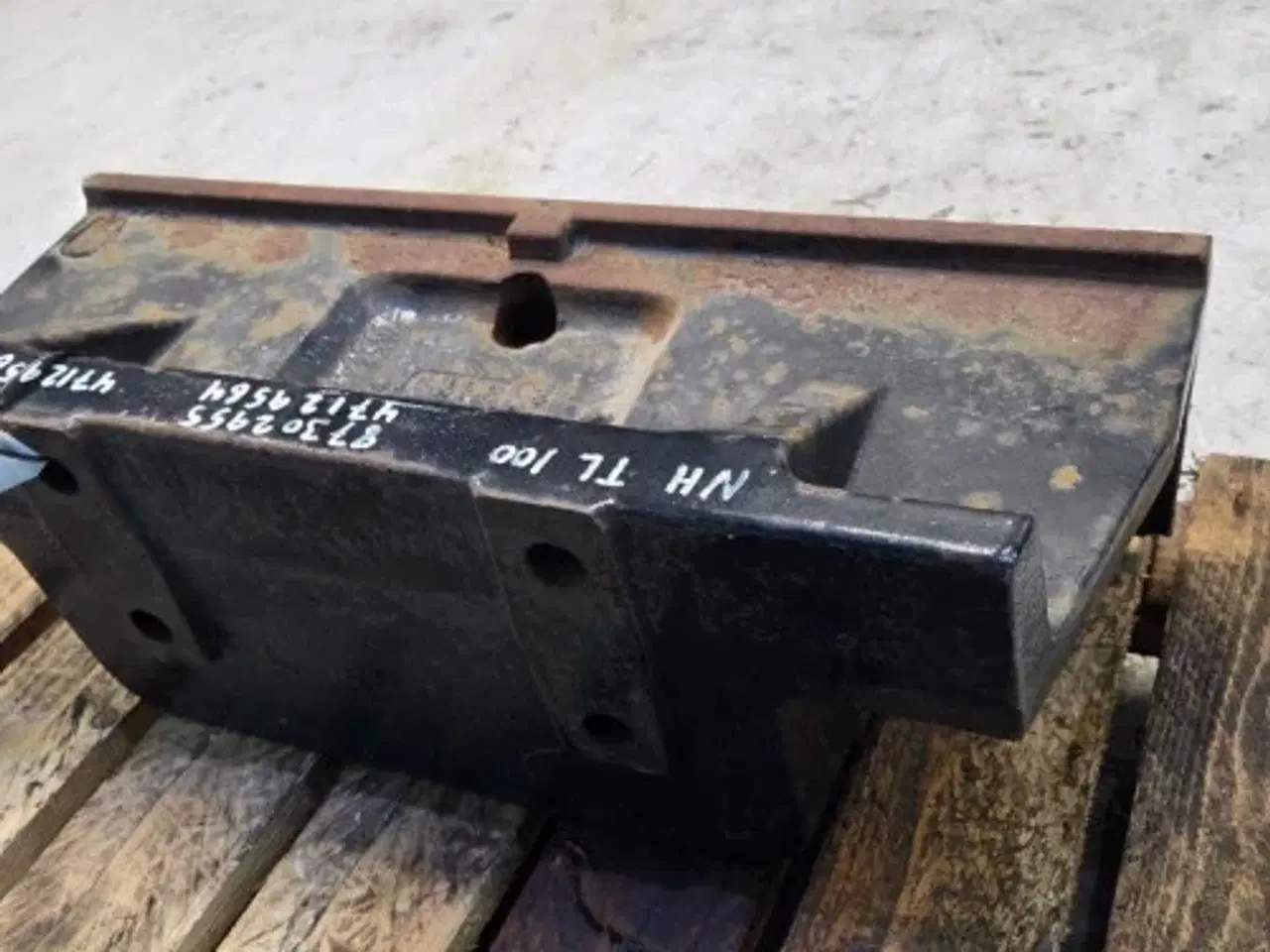 Billede 9 - New Holland TL100 Beslag 87302955
