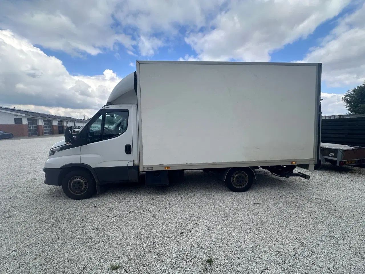 Billede 2 - Iveco Daily 2,3 35S14 Alukasse m/lift AG8