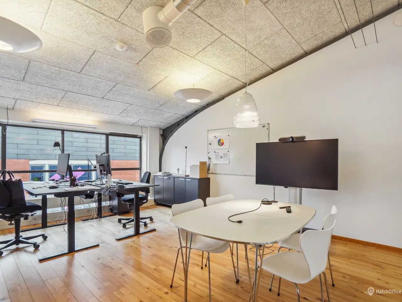 Billede 11 - Indbydende lejemål med åbent kontormiljø
