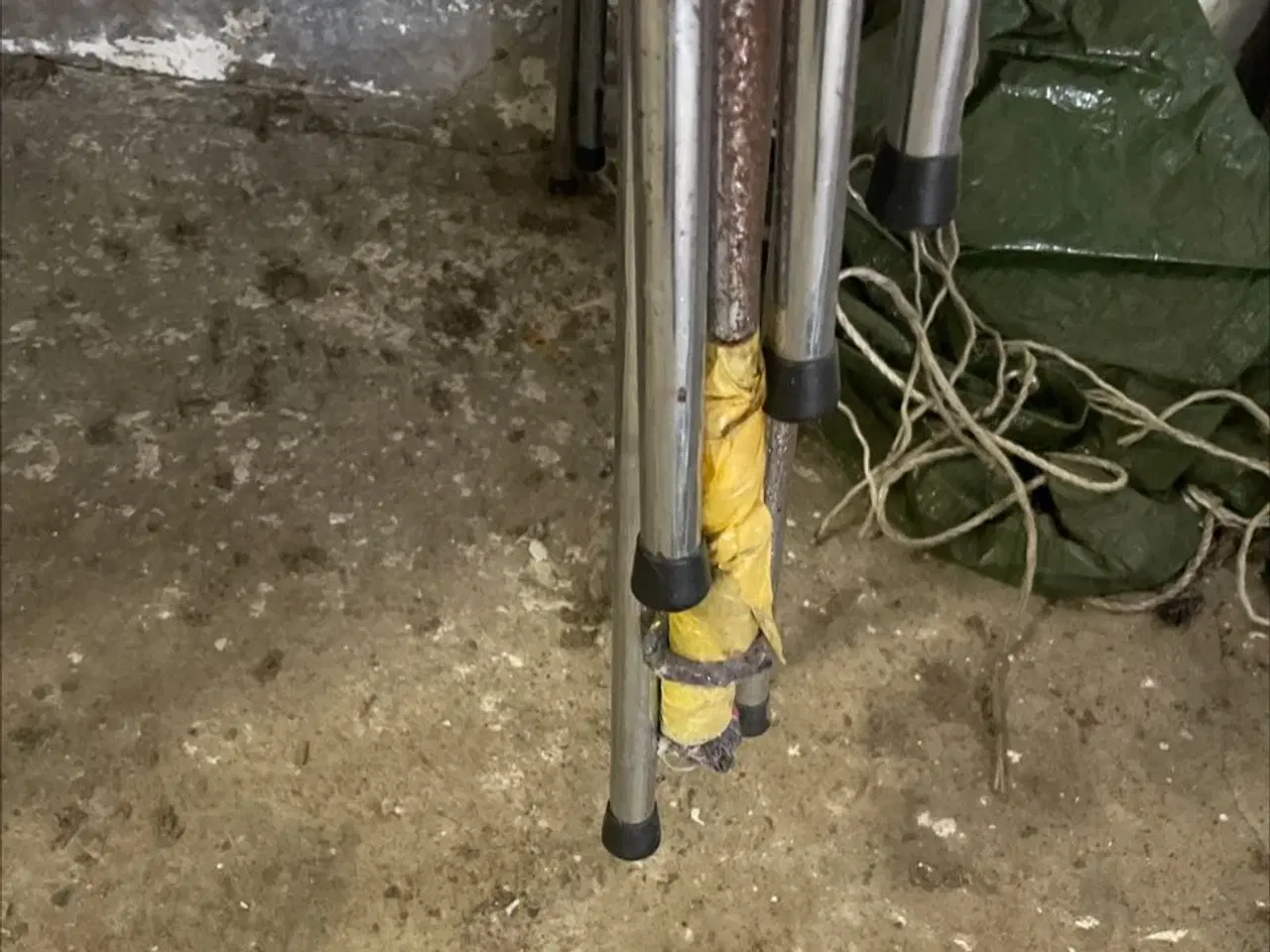 Billede 1 - Blå skalstol sælges