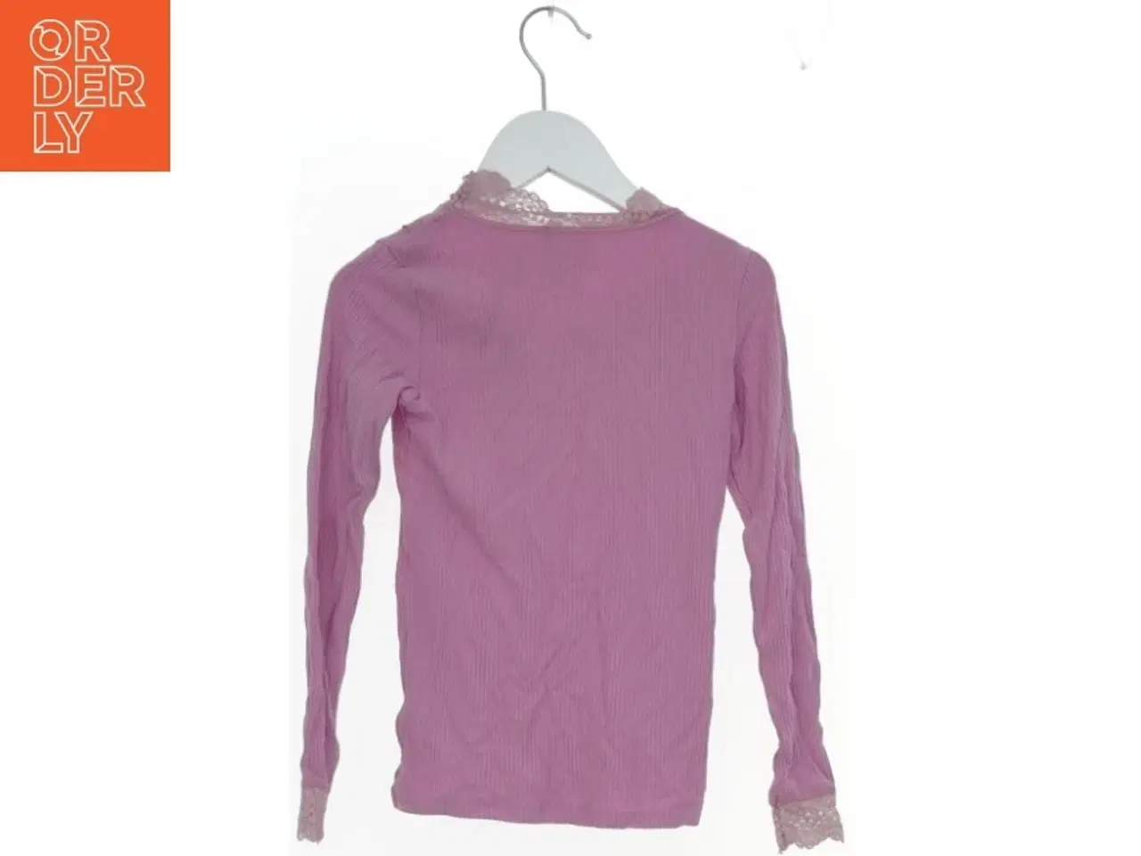 Billede 2 - Langærmet bluse med blonde fra VRS (str. 122)