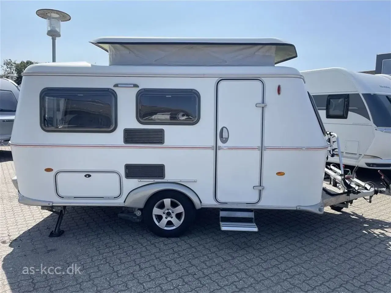 Billede 2 - 2014 - Hymer Touring 430 GT   Hymer Touring Triton 430 GT årgang 2014 3 sovepladser, 2 siddepladser, Mover, Cykelholder, Solsejl. 2 fl. 6 kg gas tomme, Reservehjul.