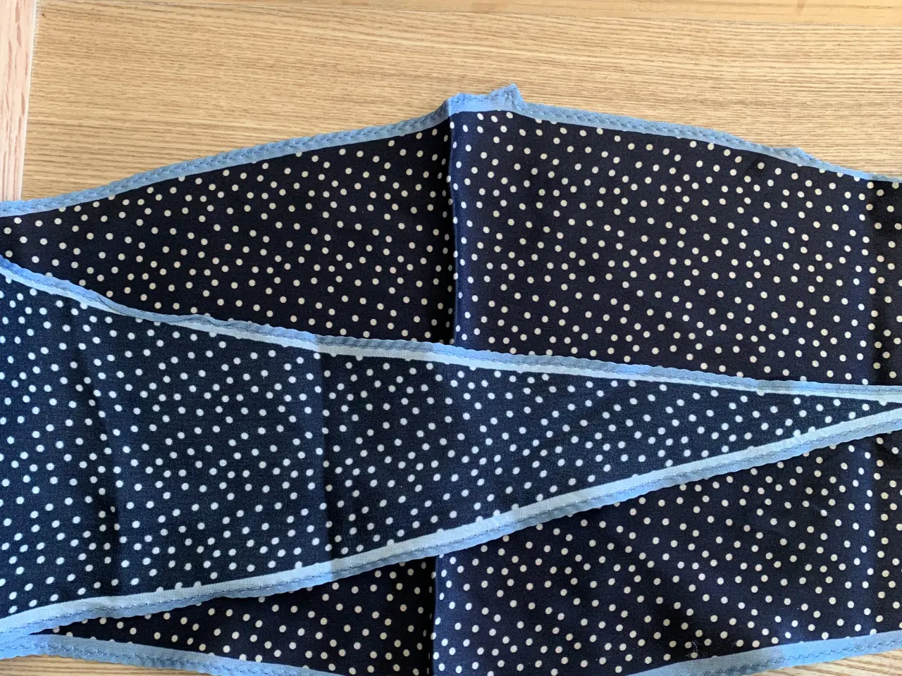 Billede 4 - Becksöndergaard silketørklæde 