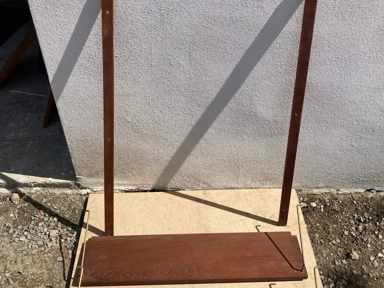 Billede 1 - Teak reol på vanger