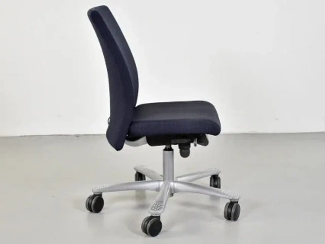 Billede 4 - Häg h04 credo 4200 kontorstol med blåt polster og høj ryg