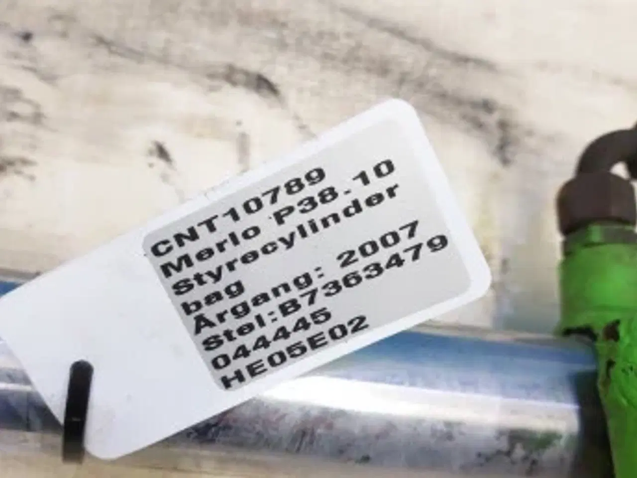 Billede 17 - Merlo P38.10 Styrecylinder 044445