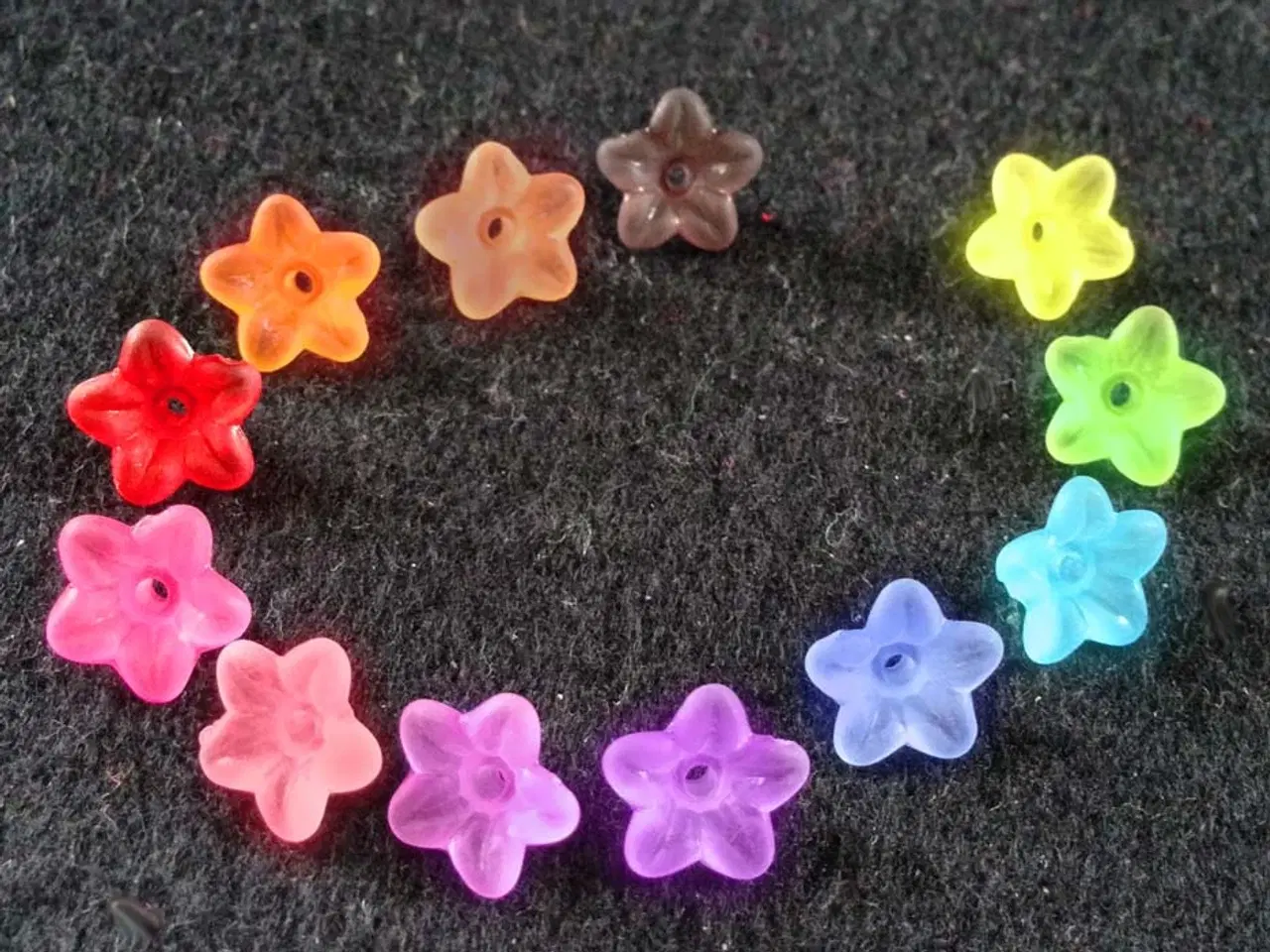 Billede 8 - Øreringe med perler - evt. en anden farve