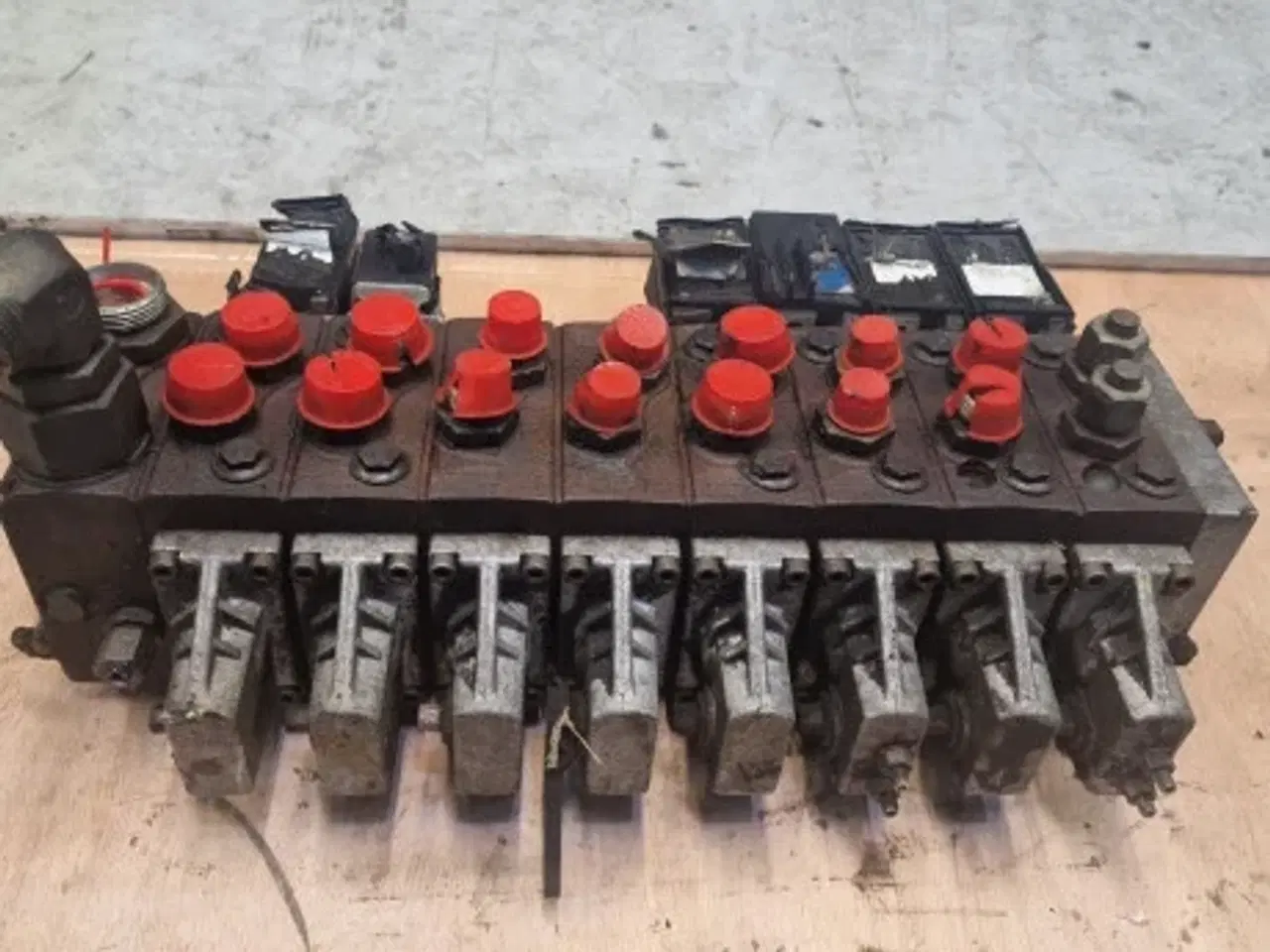 Billede 8 - Hydrema 906B Hydraulikventil 514202